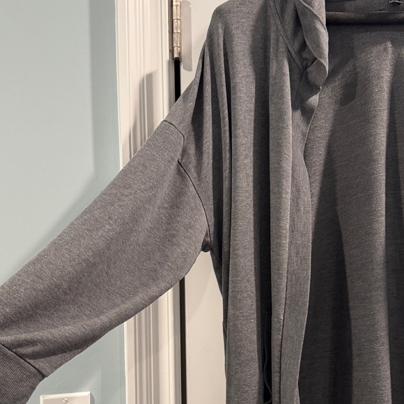 Eileen Fisher Woman Gray Knit Top/long duster with hood + pockets. Good cond. - Picture 4 of 8